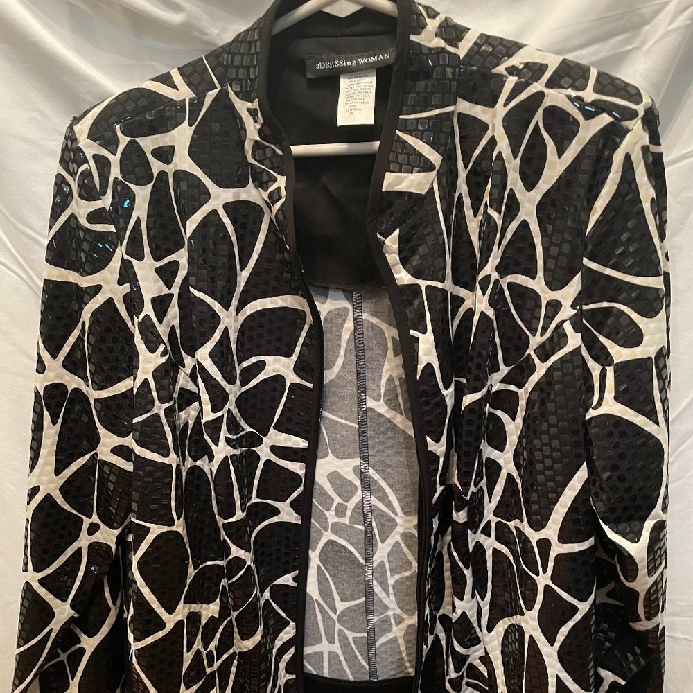 aDressing WomanBlack Top